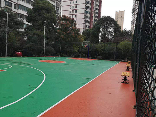 常德市武陵區(qū)國源小區(qū)塑膠籃球場，硅PU球場，籃球架安裝 體育器材，體育設(shè)施