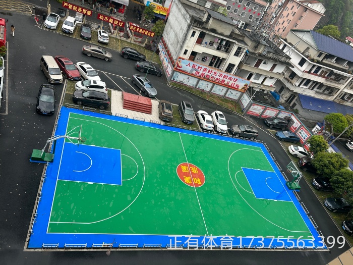 湘西州瀘溪縣鎮(zhèn)政府硅pu球場(chǎng)完工